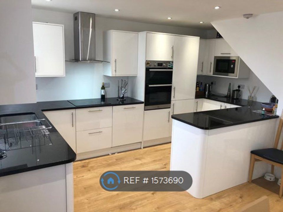 3 bed terraced house to rent in Dunston Road, London SW11 Zoopla