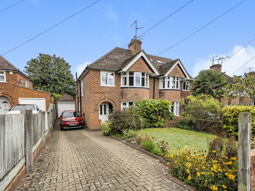 3 bed semidetached house for sale in Baydon Drive, Reading, Berkshire