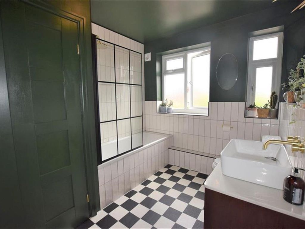 3 bed flat to rent in Wilmslow Road, Didsbury, Manchester M20 Zoopla