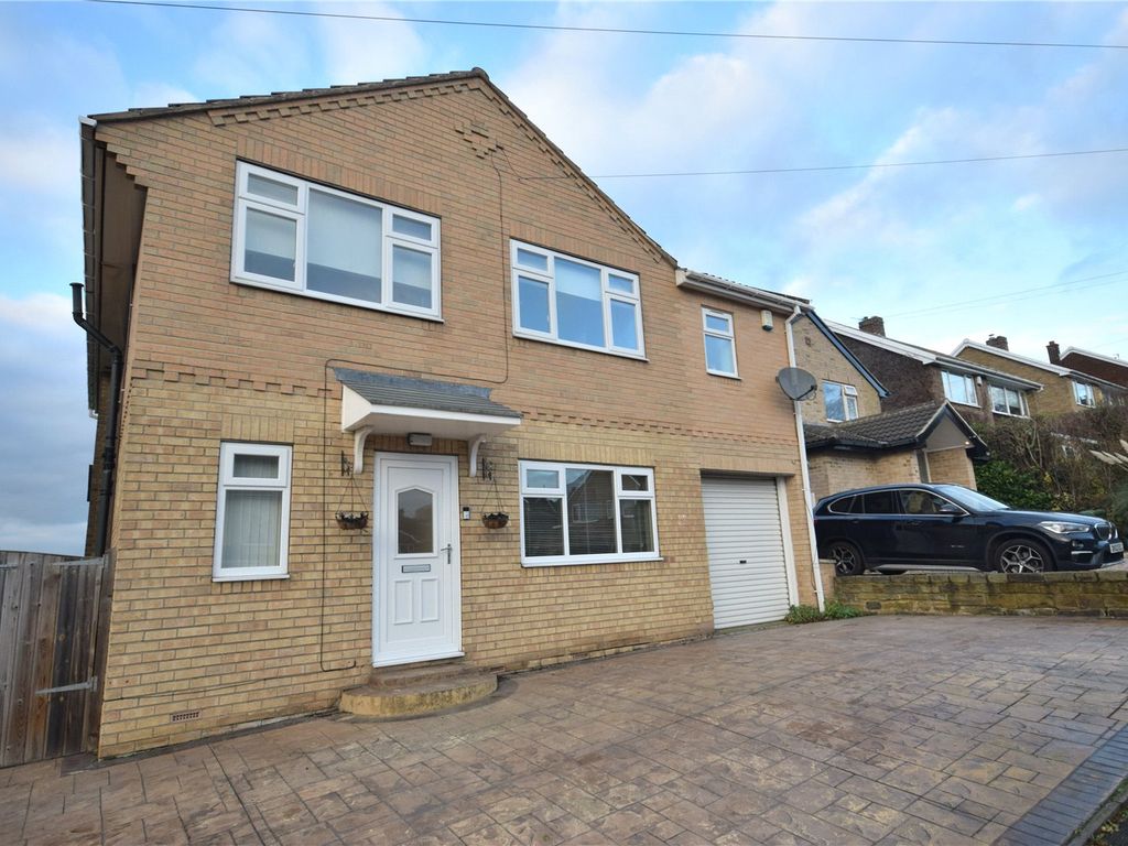 4 bed detached house for sale in Milnthorpe Drive, Sandal, Wakefield