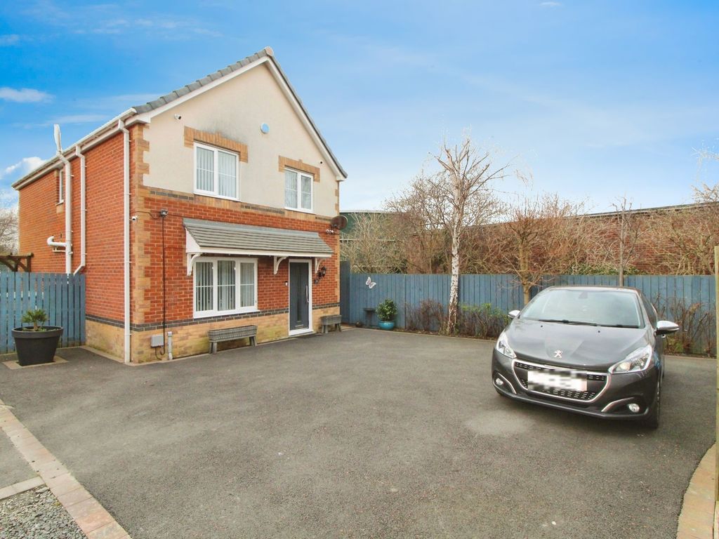 4 bed detached house for sale in Sidney Gardens, Blyth NE24, £220,000