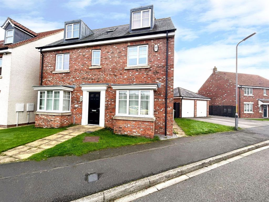 6 bed detached house to rent in Fishbourne Grove, Ingleby Barwick TS17