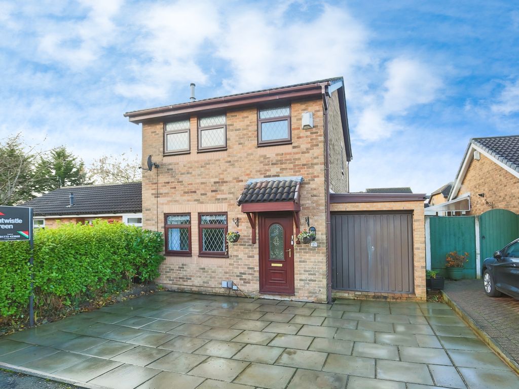3 bed semidetached house for sale in Rothwell Court, Leyland