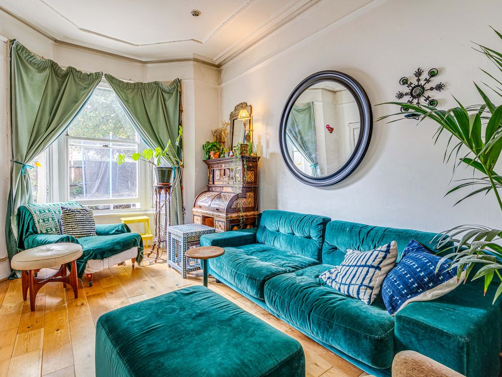 Askew Crescent, Shepherds Bush, London W12