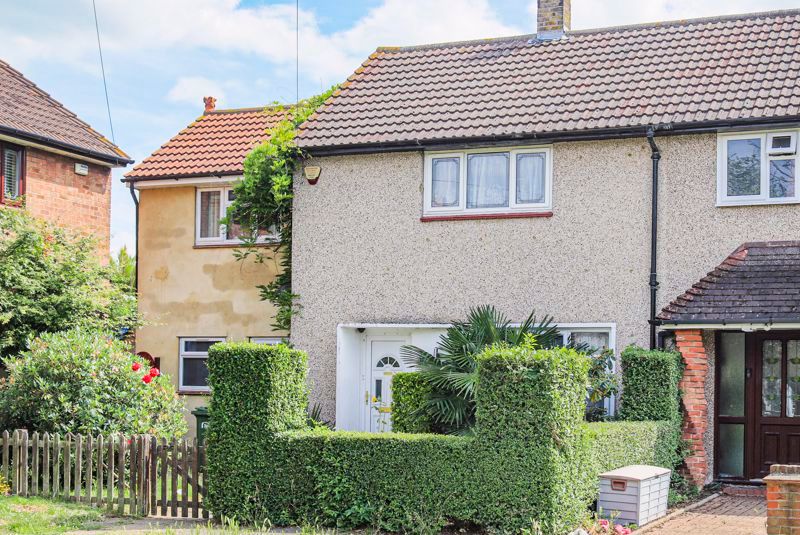 4 bed terraced house for sale in Hornby Avenue, WestcliffOnSea SS0, £