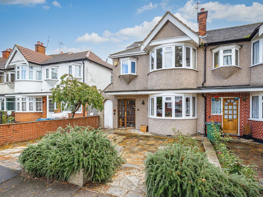 4 bed property for sale in Malvern Avenue, Harrow HA2 Zoopla