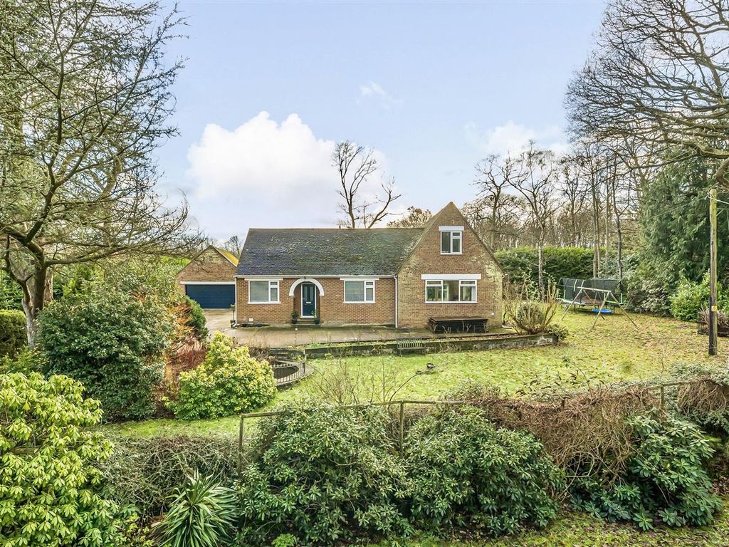 4 bed property for sale in Gravelly Bottom Road, Kingswood, Maidstone