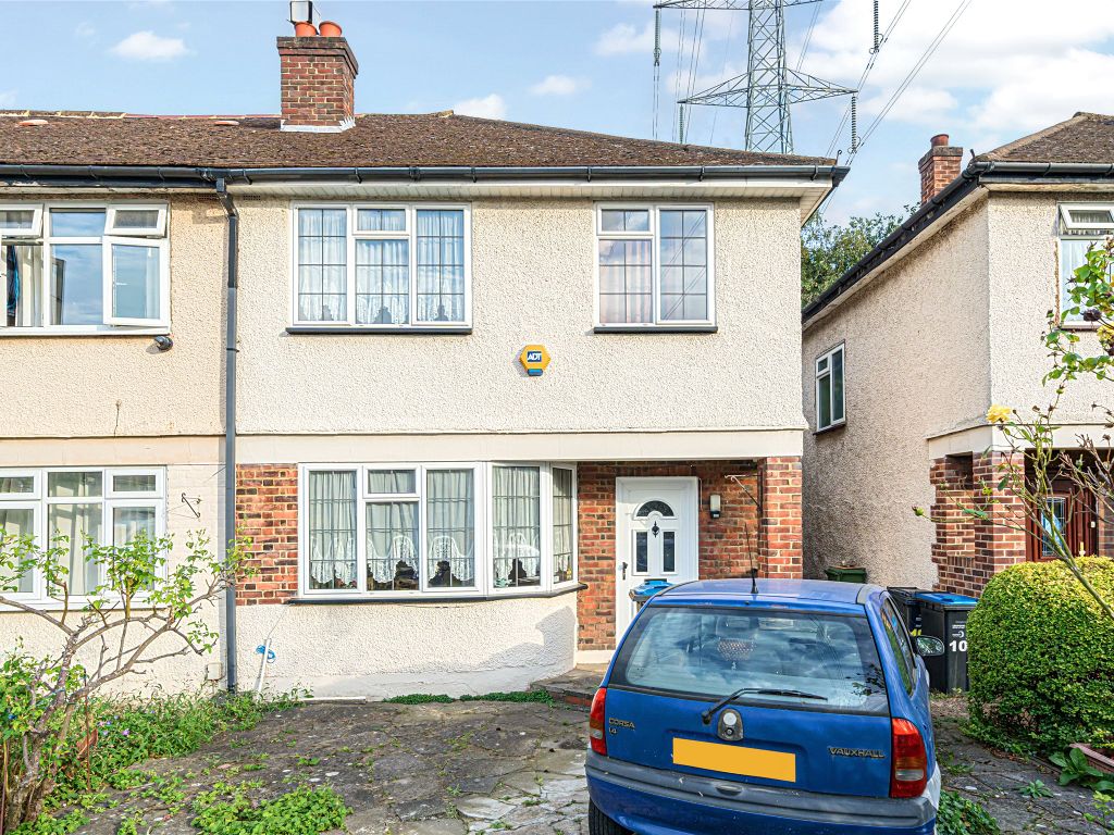 3 bed detached house for sale in Riverside Drive, Mitcham CR4, £440,000
