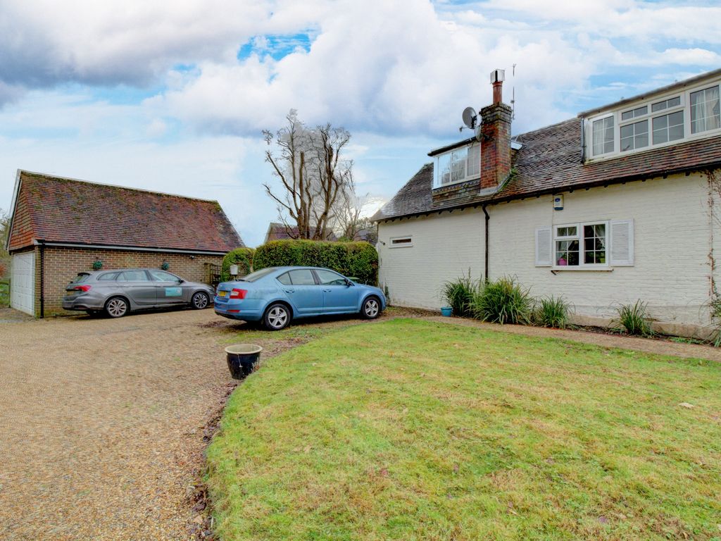 3 bed semidetached house for sale in Russ Hill Road, Charlwood, Horley
