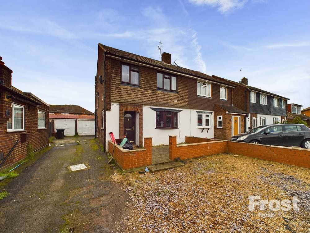 5 bed semidetached house for sale in The Gardens, Feltham, Middlesex