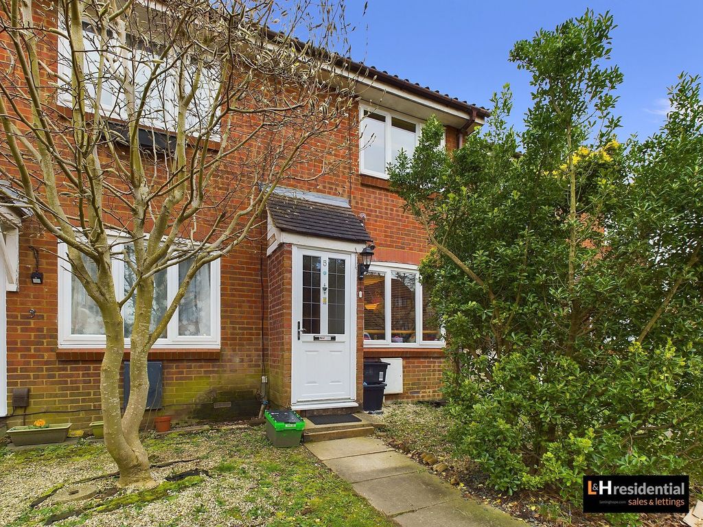 2 bed terraced house for sale in Dunnock Close, Borehamwood WD6, £