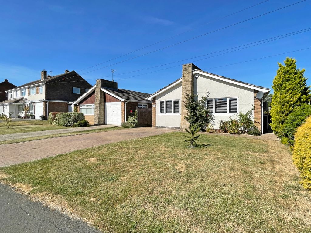 3 bed bungalow for sale in Stockerston Crescent, Uppingham, Oakham LE15