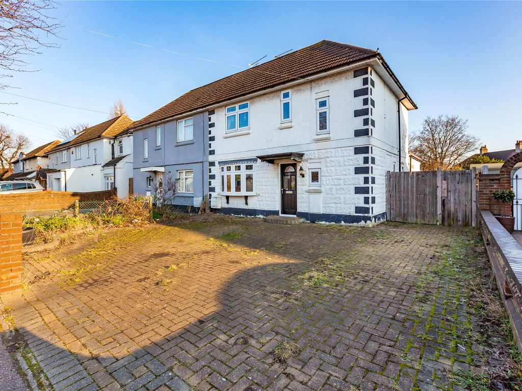 3 bed semidetached house for sale in Priors Park, Hornchurch RM12 Zoopla