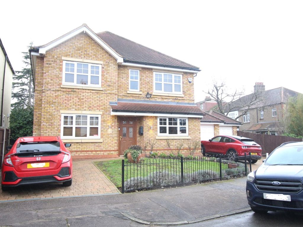 5 bed detached house for sale in Ridge Crest, Enfield EN2 Zoopla