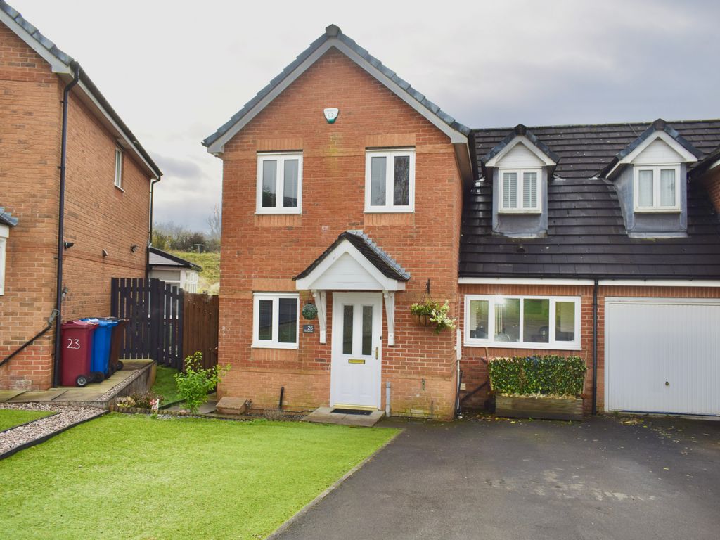 3 bed semidetached house to rent in Spinning Avenue, Blackburn BB1, £