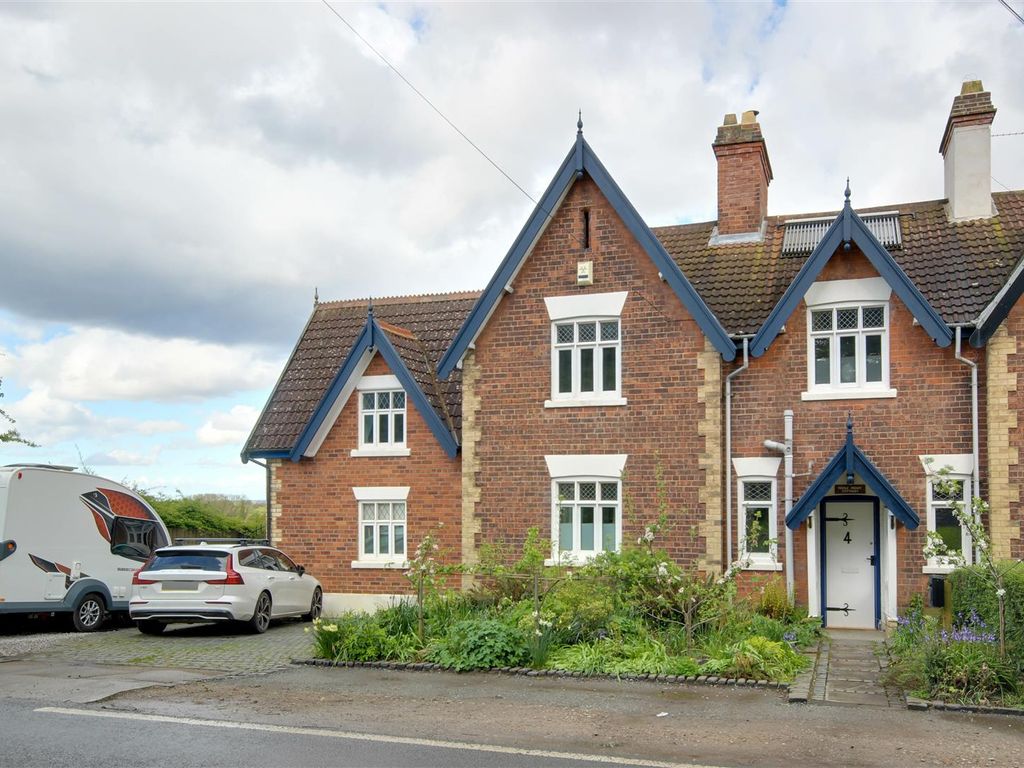 4 bed semidetached house for sale in Tranby Park, Jenny Brough Lane