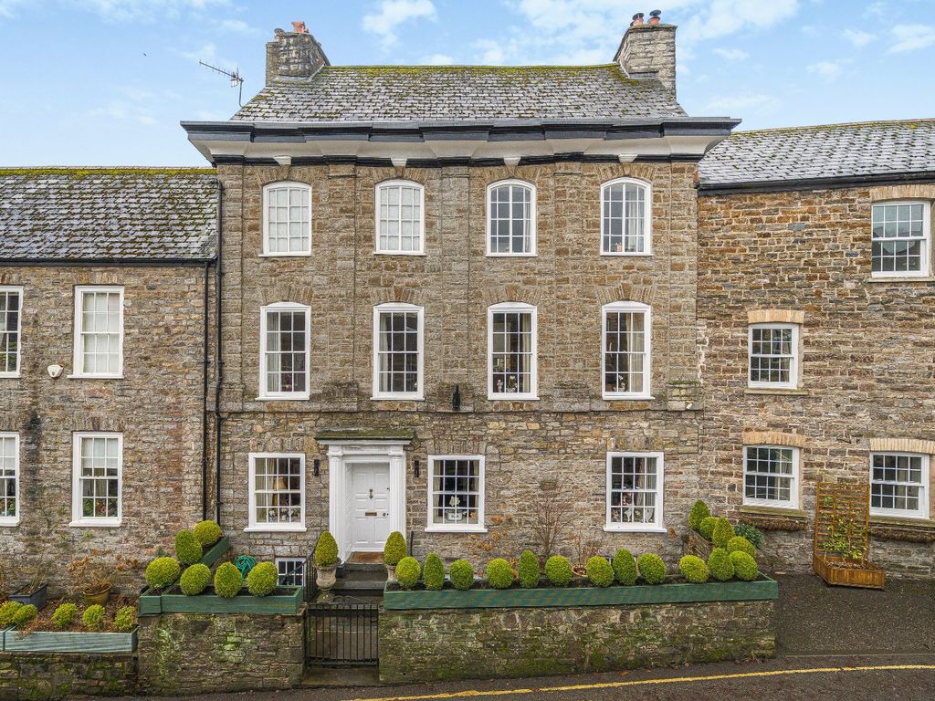 4 bed terraced house for sale in Luke Street, Bampton, Tiverton, Devon