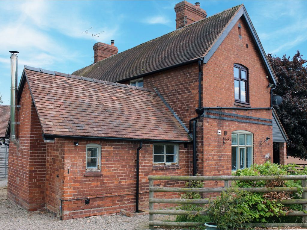 2 bed cottage to rent in Court Cottages, Newnham Bridge WR15 Zoopla