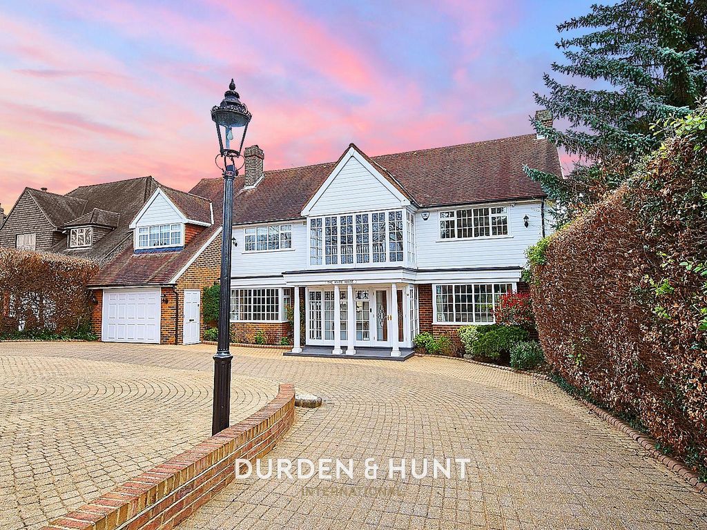 6 bed detached house for sale in St Johns Road, Loughton IG10 Zoopla