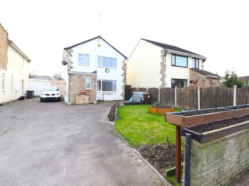 3 bed detached house for sale in Hooton Road, Kilnhurst, Mexborough S64
