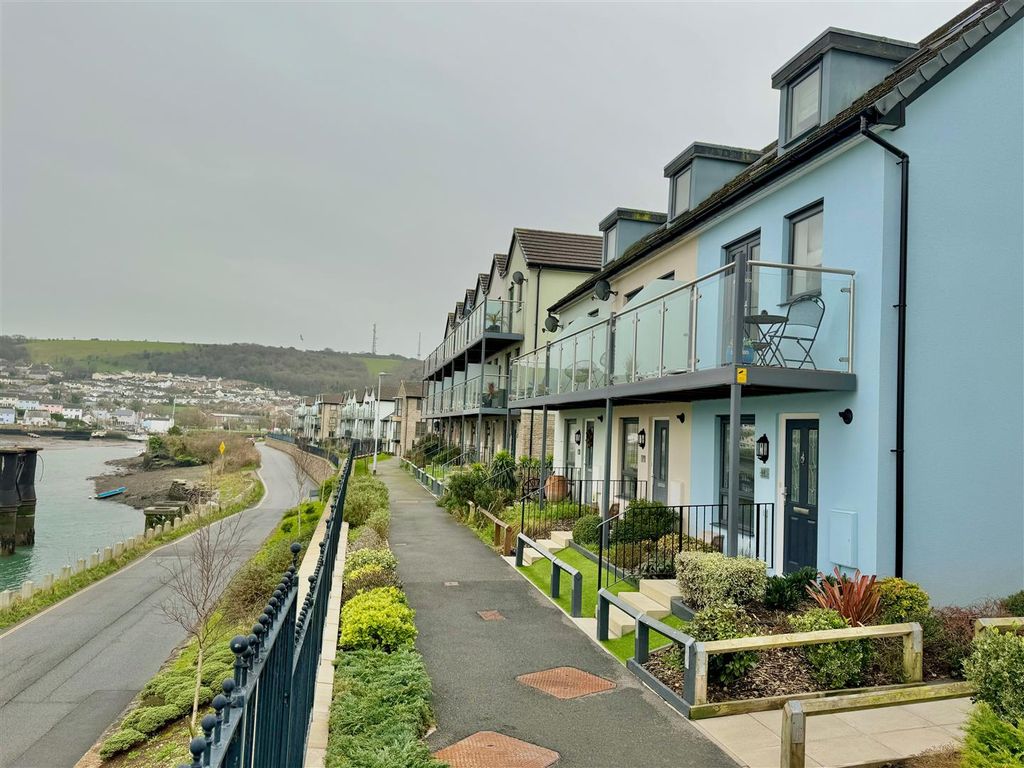 3 bed property for sale in Barton Road, Plymstock, Plymouth PL9, £