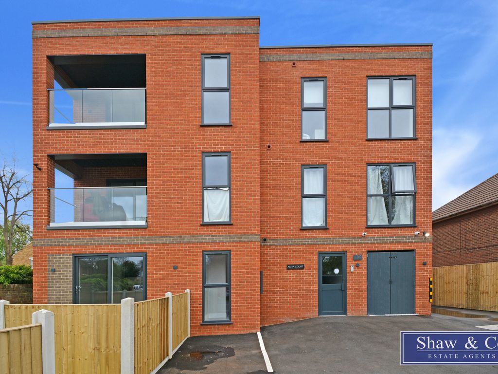 2 bed flat to rent in Vineyard Road, Feltham TW13 Zoopla