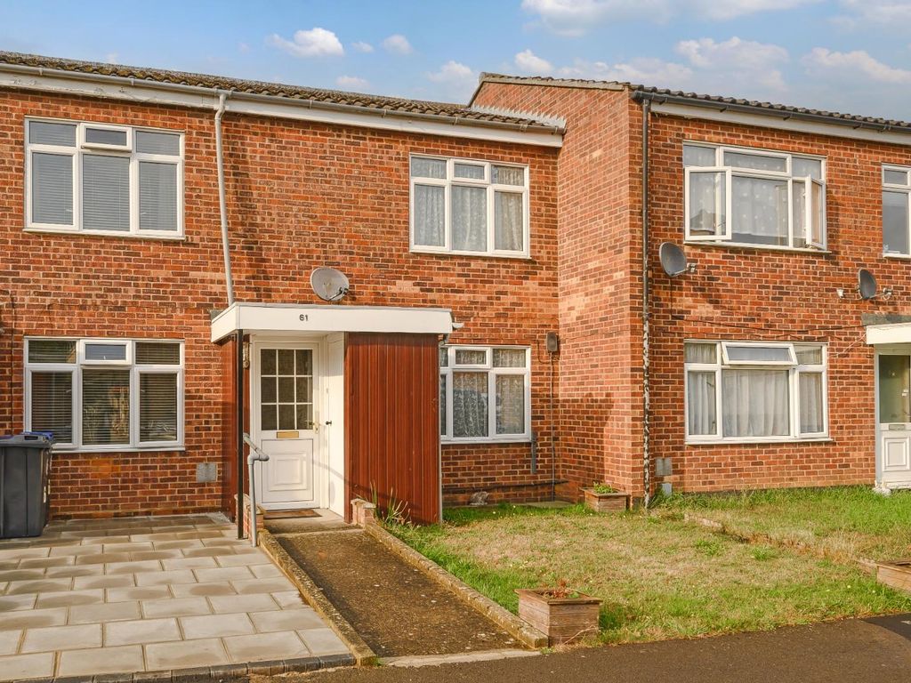 2 bed terraced house for sale in Stream Close, Byfleet, West Byfleet