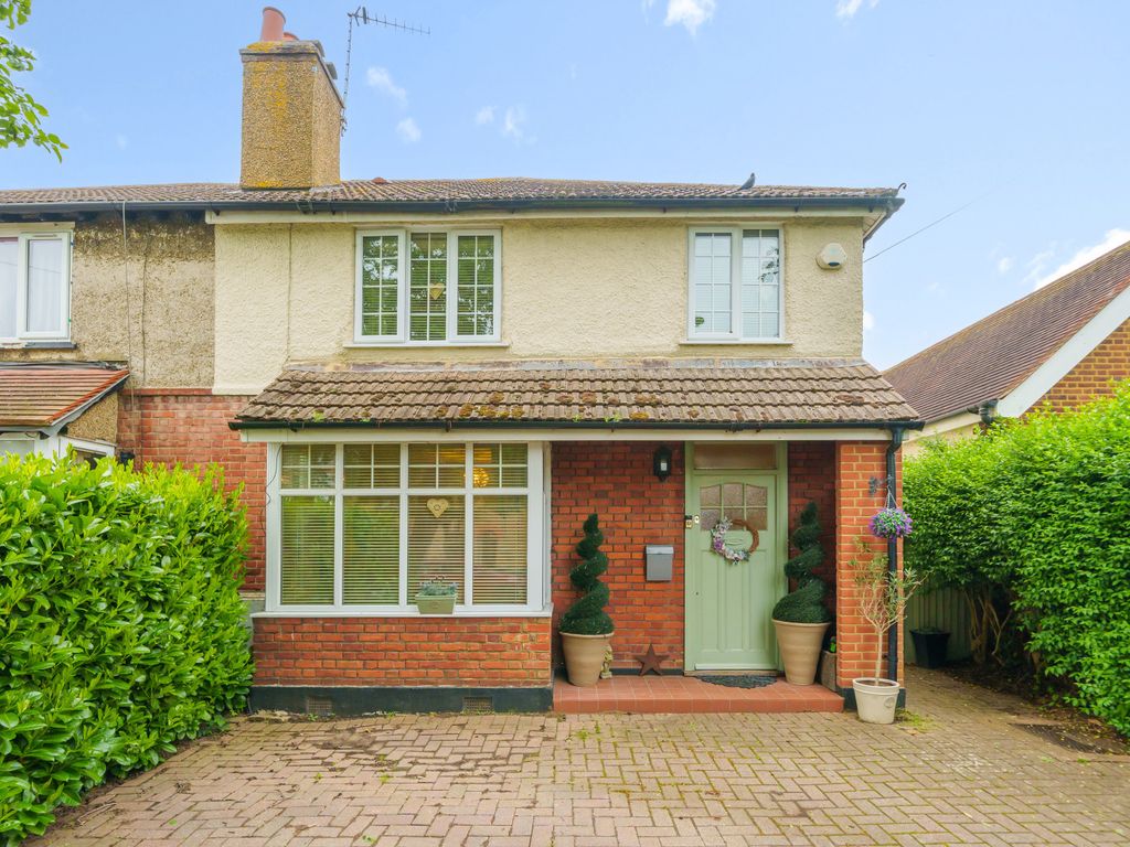 3 bed semidetached house for sale in Horne Road, Shepperton, Middlesex