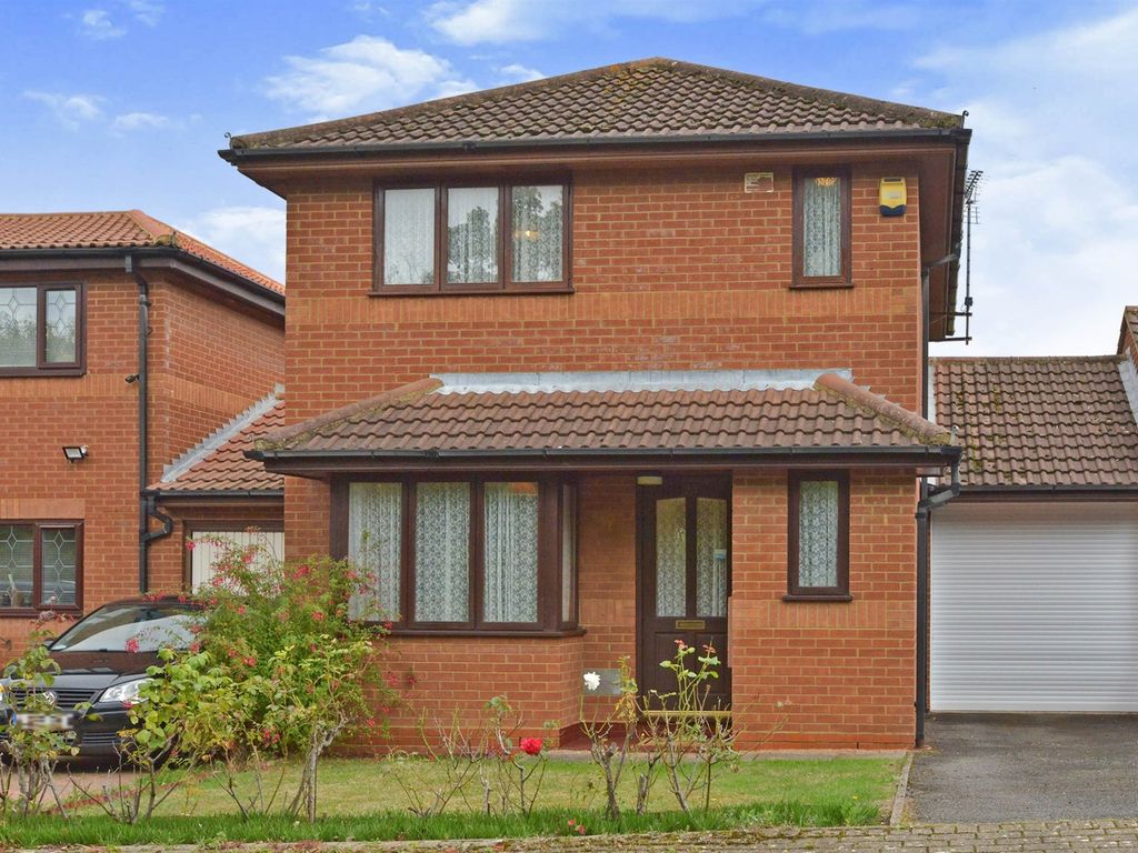 3 bed linkdetached house for sale in Walkhampton Avenue, Bradwell