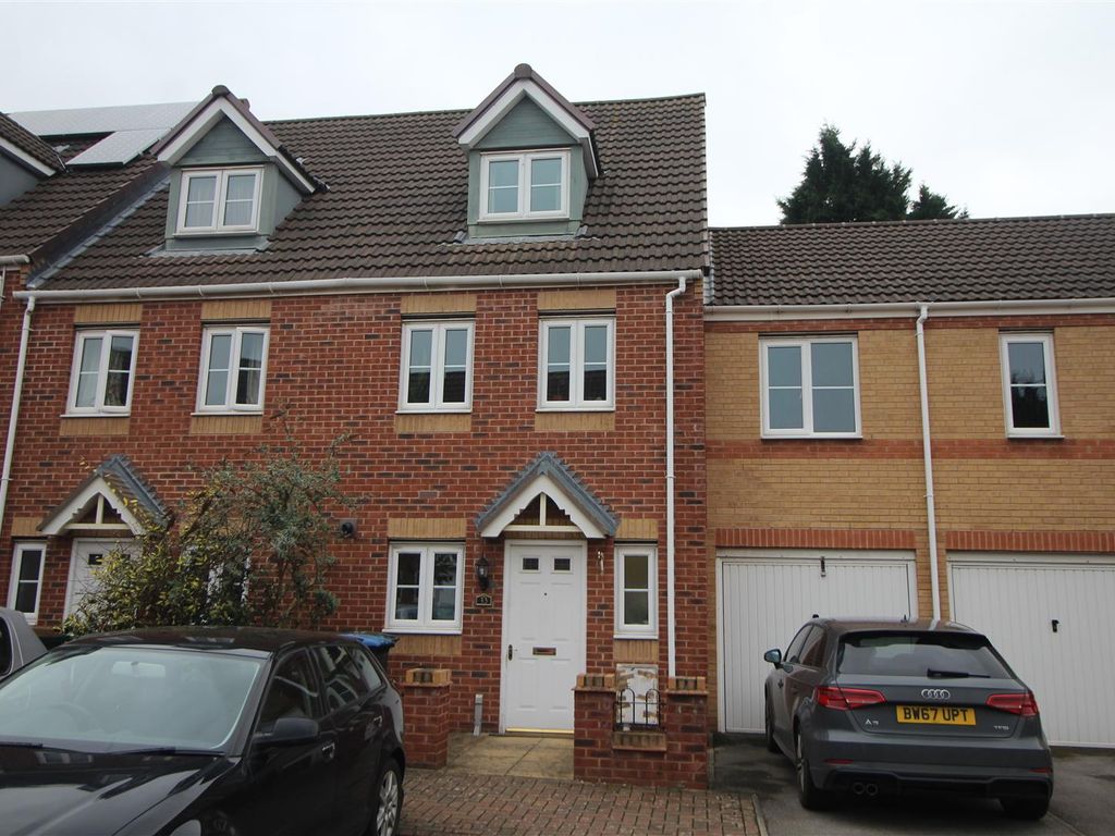 3 bed town house to rent in Cobb Close, Hillfields, Coventry CV2, £