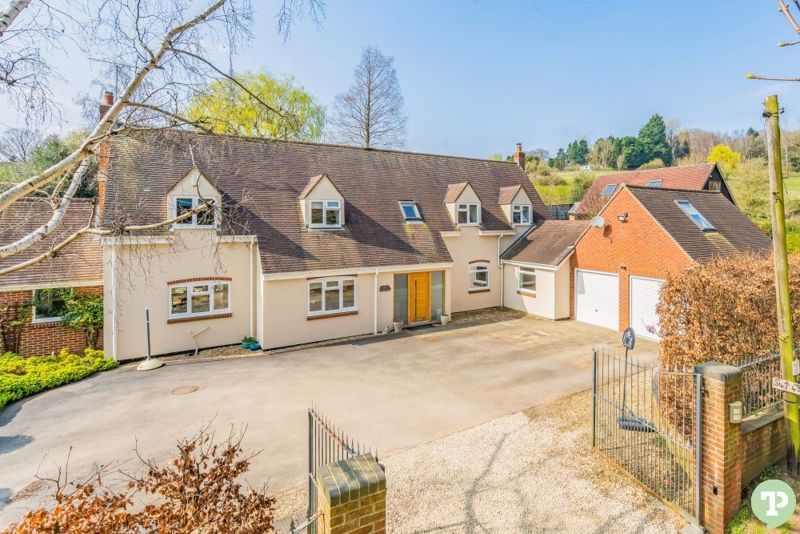 5 bed detached house for sale in Blenheim Road, Horspath, Oxford OX33