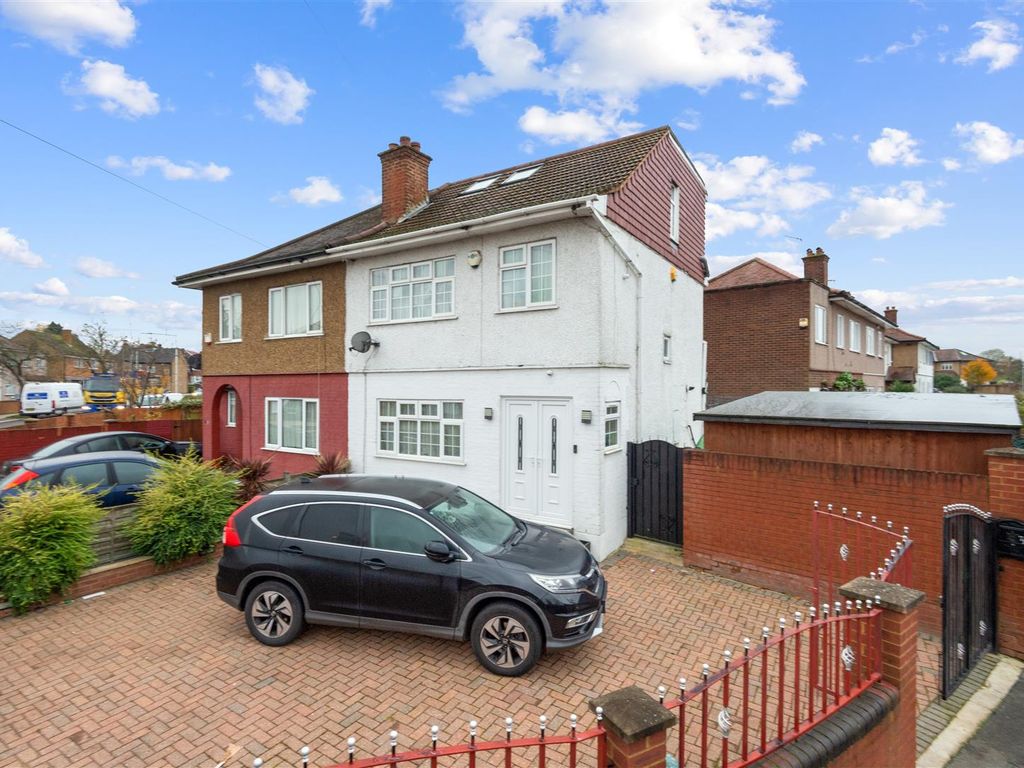 4 bed semidetached house for sale in Park Lane, Hayes UB4, £624,950
