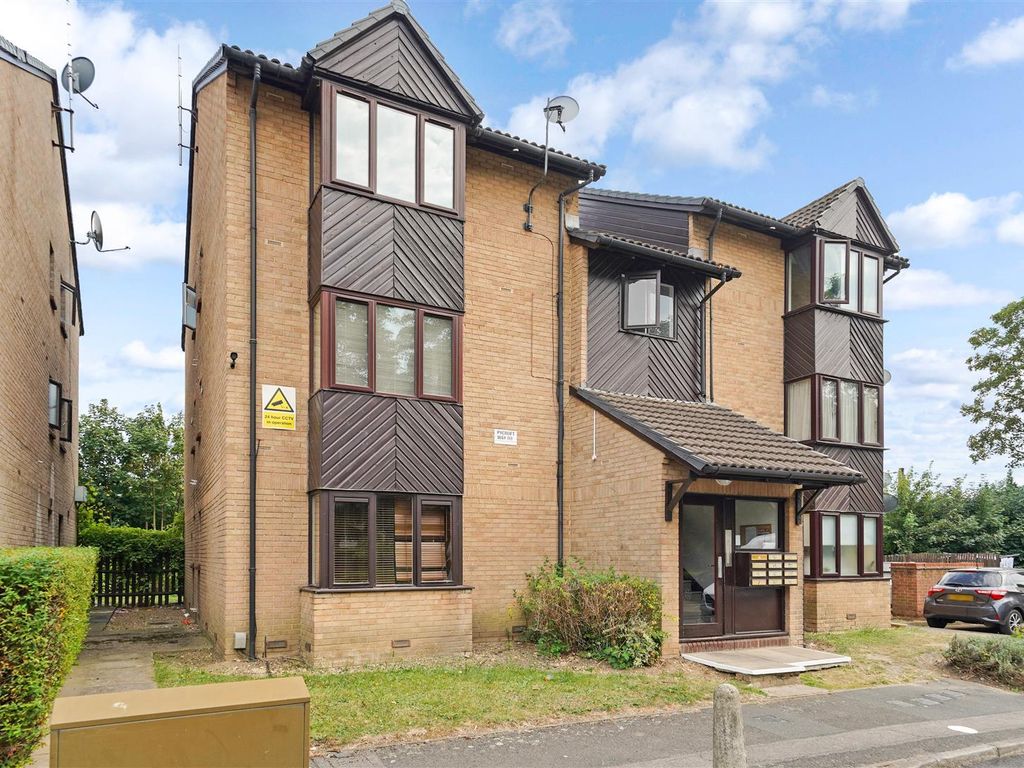 Studio for sale in Pycroft Way, Edmonton N9, £185,000 - Zoopla
