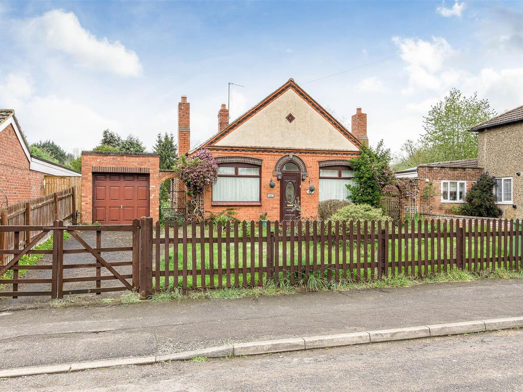 3 bed detached bungalow for sale in Roberts Street, Wellingborough NN8