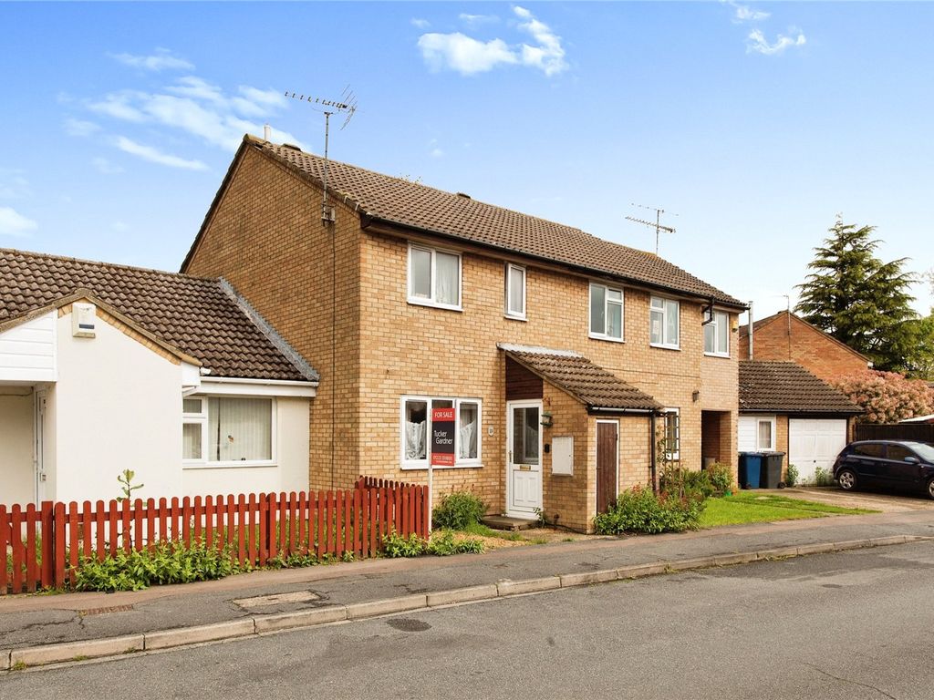 3 bed terraced house for sale in Armitage Way, Cambridge