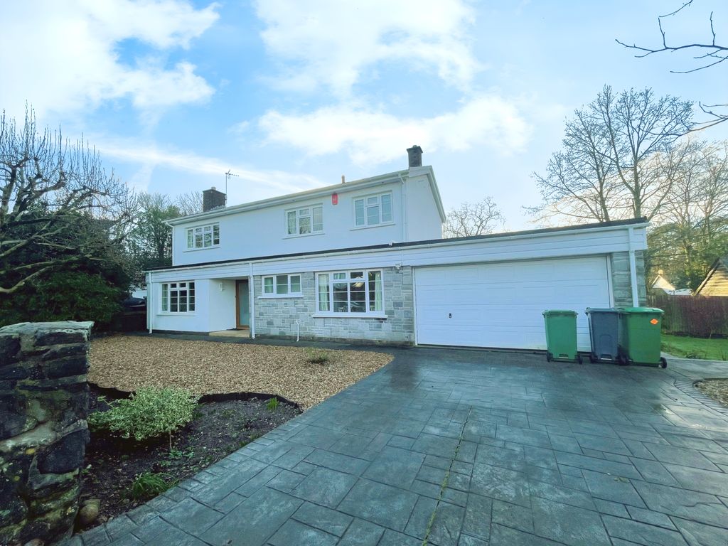 4 bed property to rent in St. Fagans Drive, St. Fagans, Cardiff CF5, £