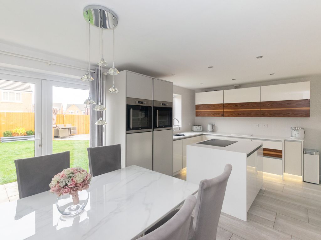 4 bed detached house for sale in Poplar Place, Leeds LS14 Zoopla