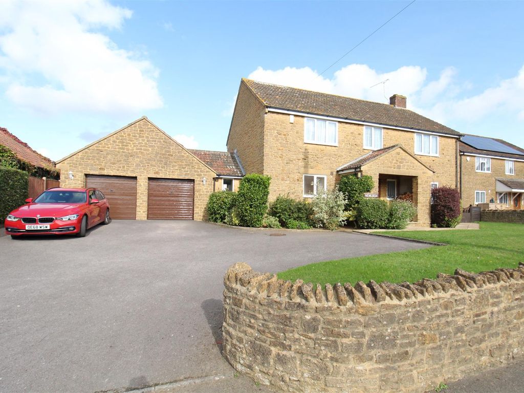 4 bed detached house for sale in Puddletown, Haselbury