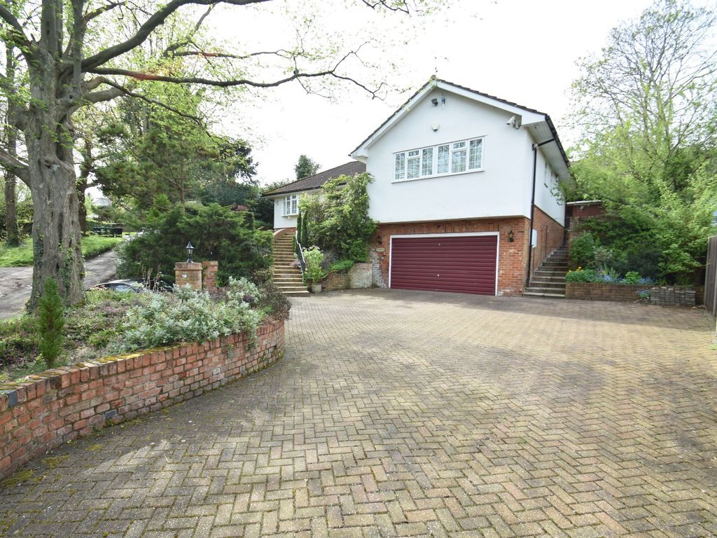 4 bed bungalow for sale in Claydon Lane, Chalfont St. Peter, Gerrards