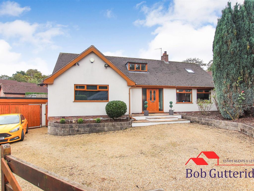 4 bed detached house for sale in Michaels Close, Porthill, Newcastle