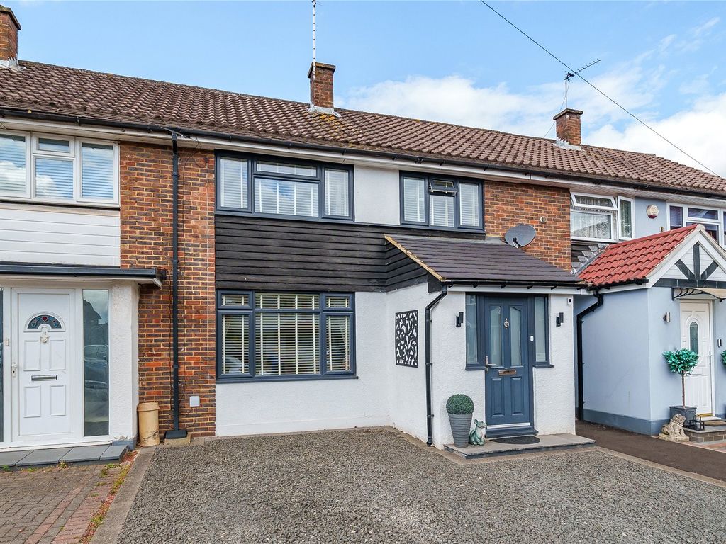 3 bed terraced house for sale in Tonbridge Road, West Molesey KT8, £