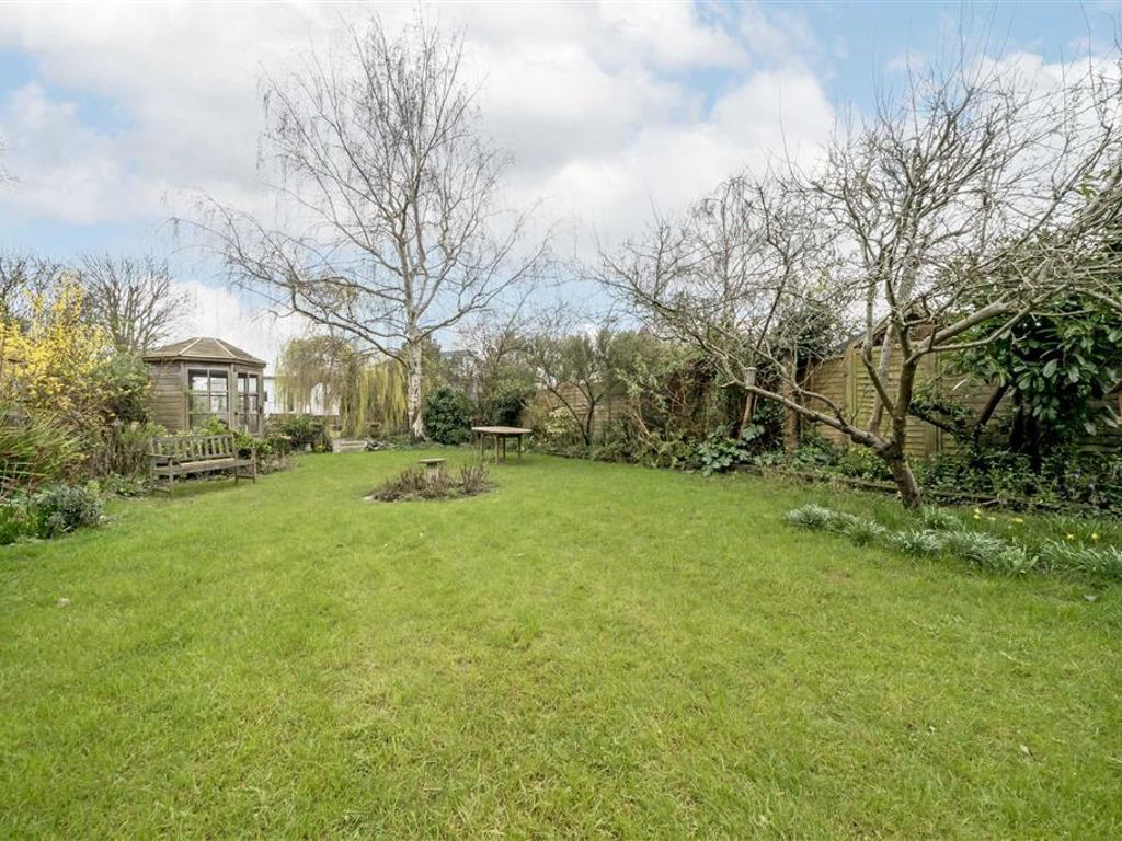 3 bed detached house for sale in The Creek, SunburyOnThames TW16, £650,000 Zoopla