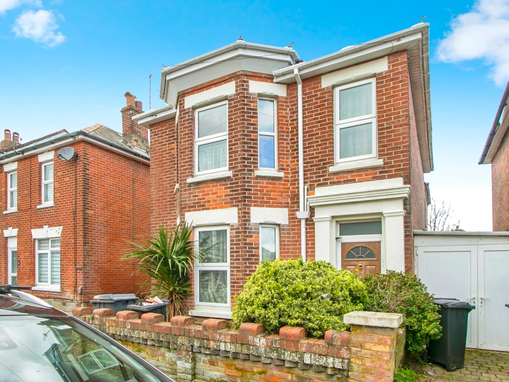 3 bed detached house for sale in Gladstone Road East, Bournemouth