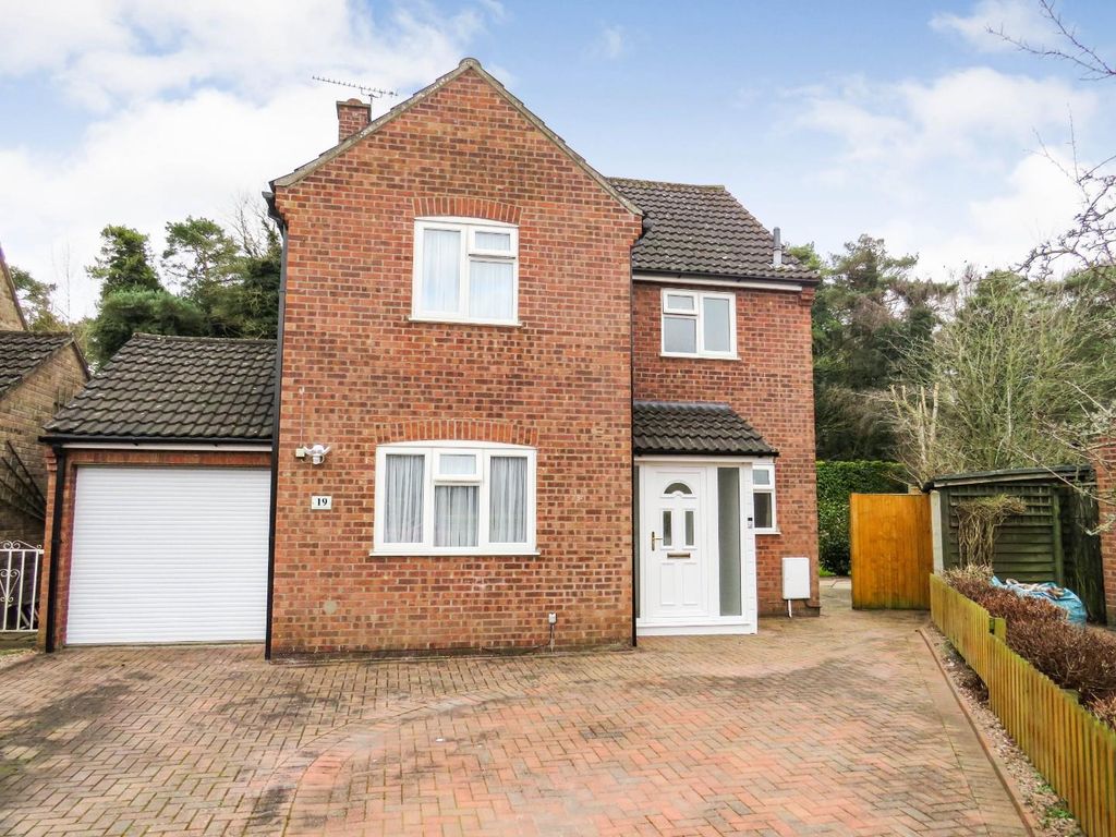 3 bed detached house for sale in Adeane Meadow, Mundford, Thetford IP26