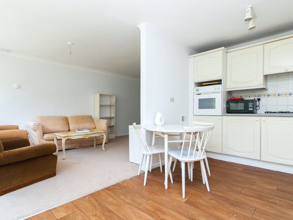 2 bed flat to rent in Clipstone Street, London W1W, £2,200 pcm Zoopla