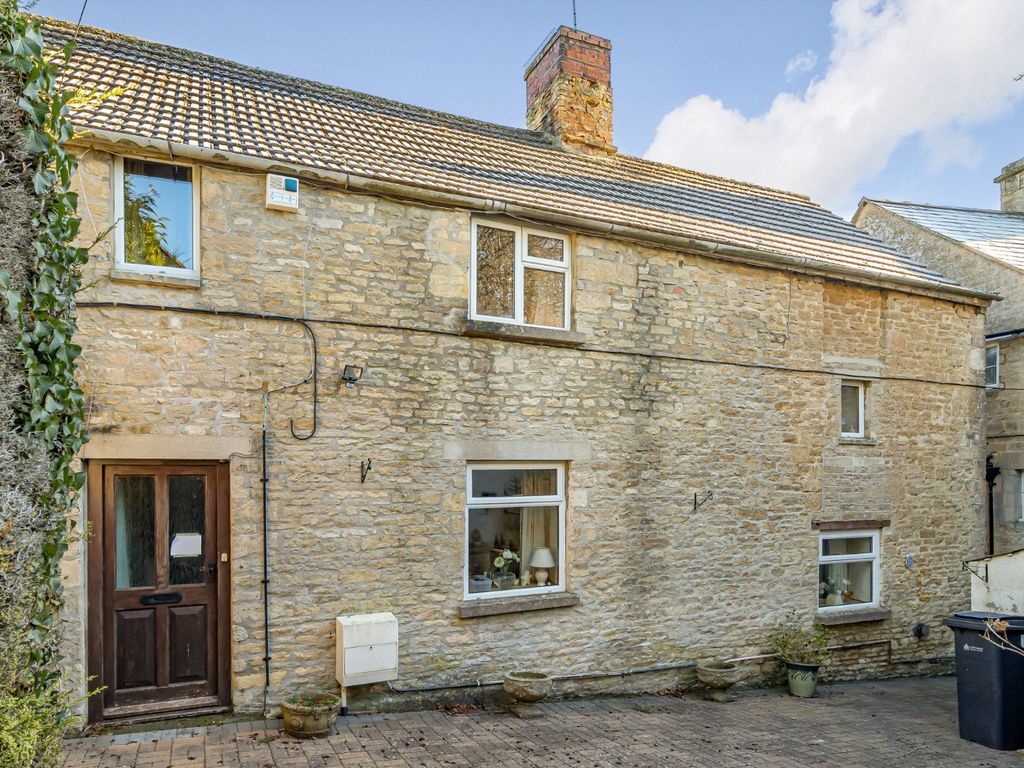 2 bed end terrace house for sale in Baunton, Cirencester