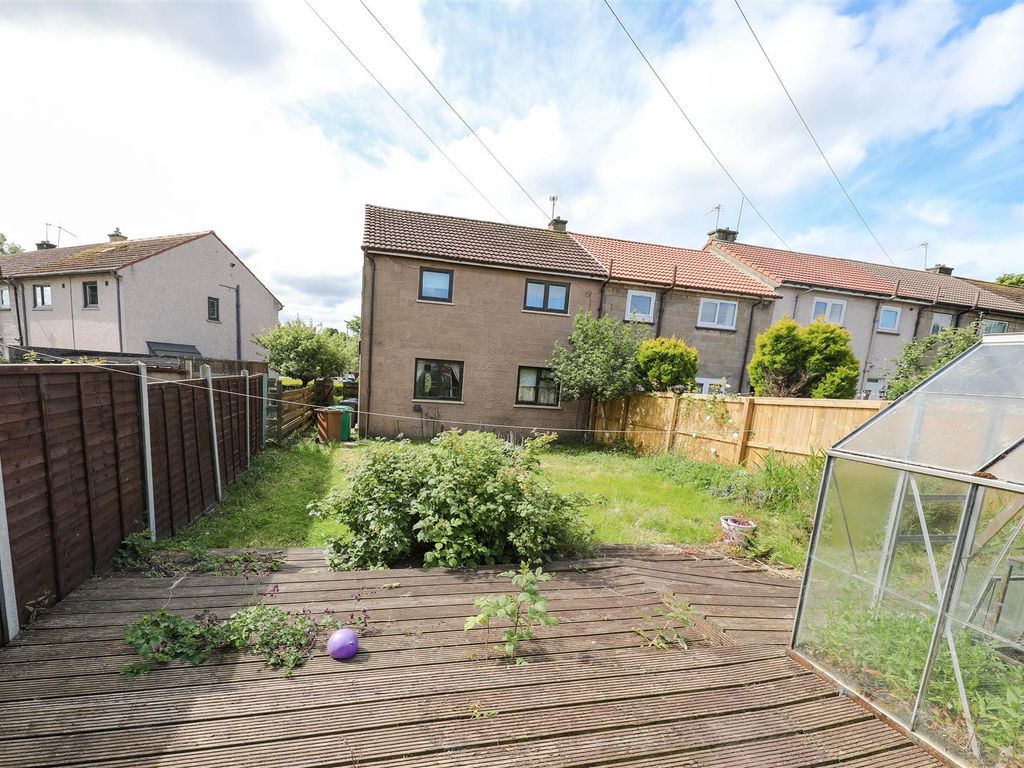 3 bed end terrace house for sale in Lyle Avenue, Glenrothes KY7, £