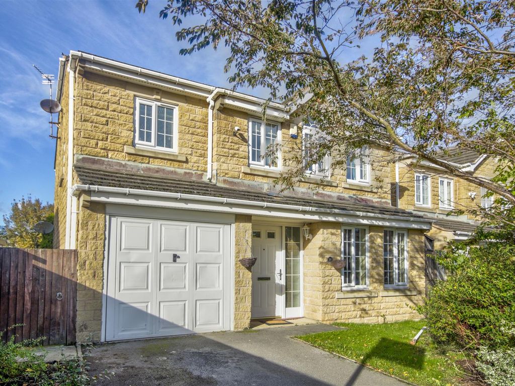 4 bed detached house for sale in Loxley Close, Eccleshill, Bradford BD2