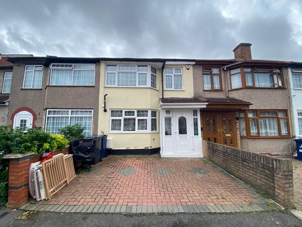 4 bed terraced house to rent in Dormers Avenue, Southall UB1, £3,000 pcm Zoopla