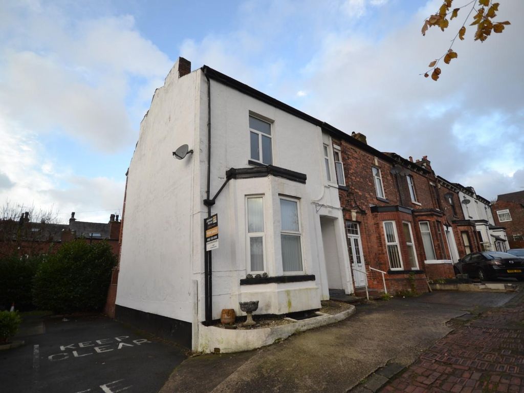 4 bed end terrace house for sale in Devonshire Place, Prestwich